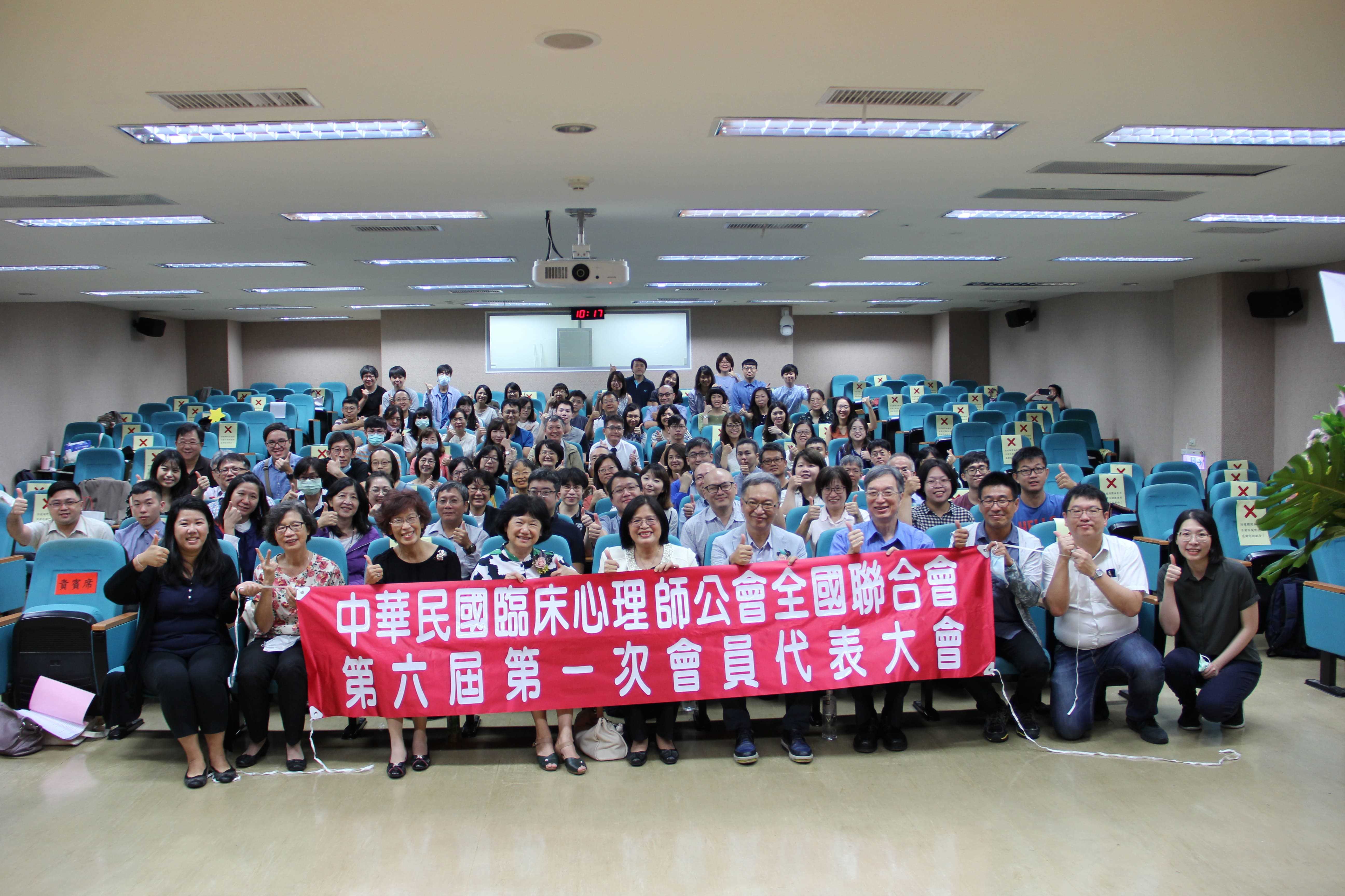 大合照2.jpg